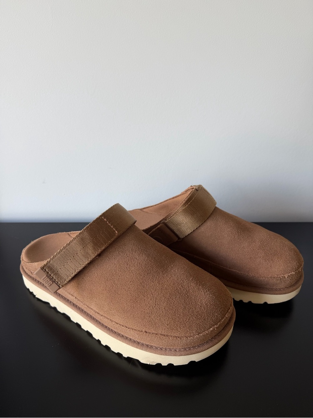 UGG Goldenstar Slip-On Clog - Picture 1 of 3